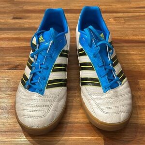 2011 Adidas Predator Absolado Indoor Shoes, Size 9.5